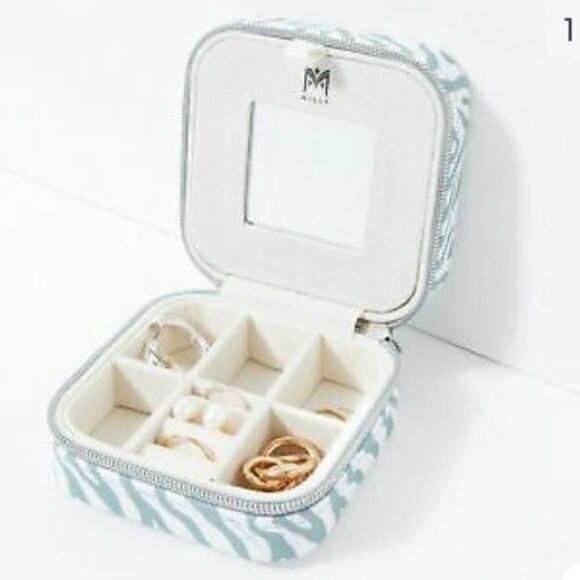 Milly Traveling Jewelry Box!  - Picture 2 of 7